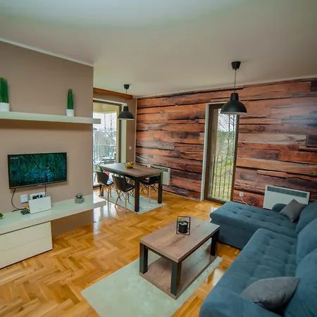 Kutak Apartment *